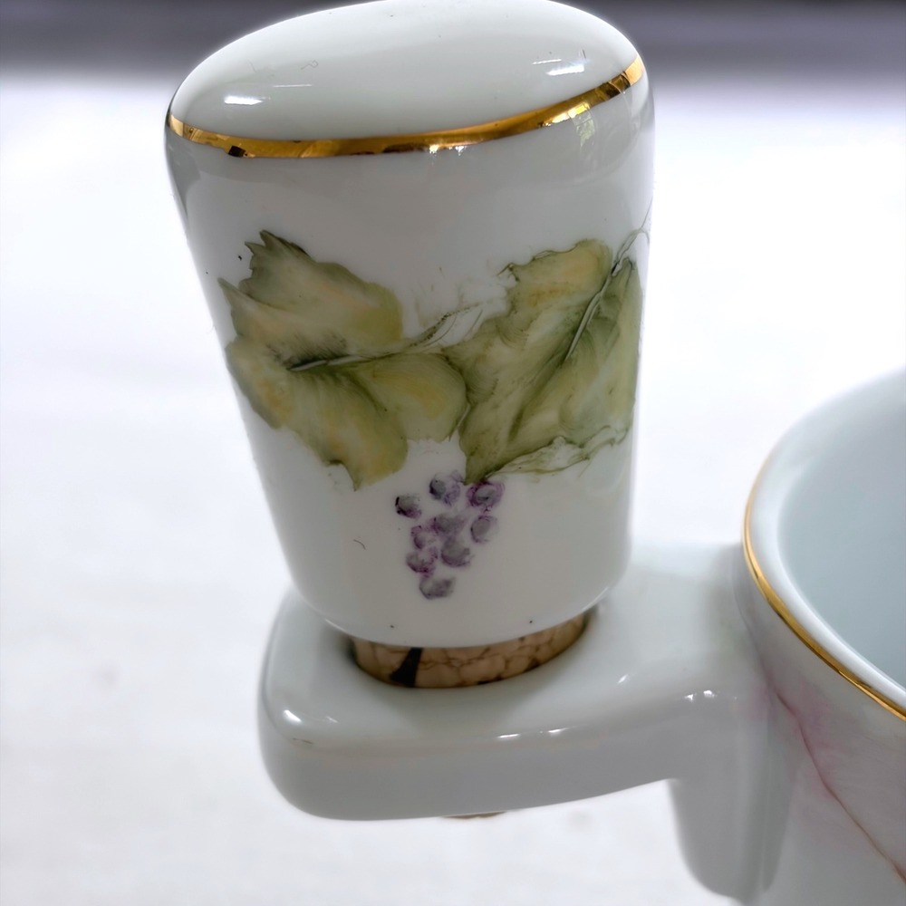 Hand Painted Porcelain Wine Coaster with Matching Grape Vine Cork Stopper Rare - Picture 9 of 13